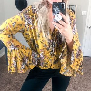 En Creme Boho Yellow Paisley Bell Sleeve Top